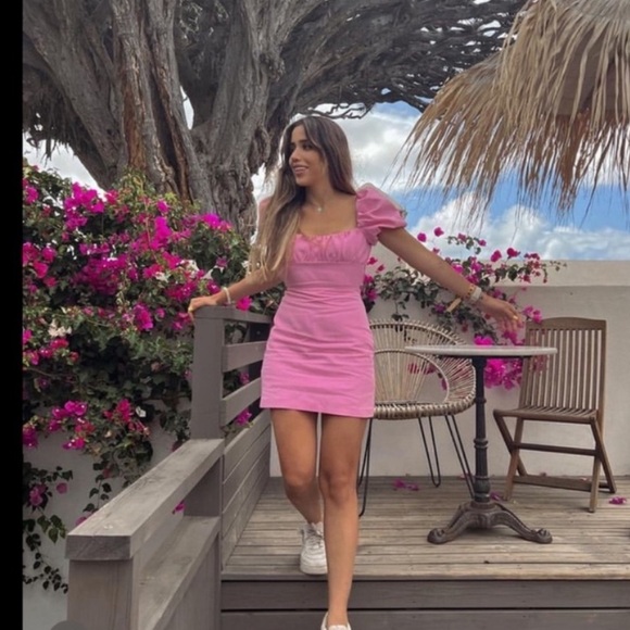 ZARA Pink Puff Sleeve Dress with lace up back - Picture 3 of 6